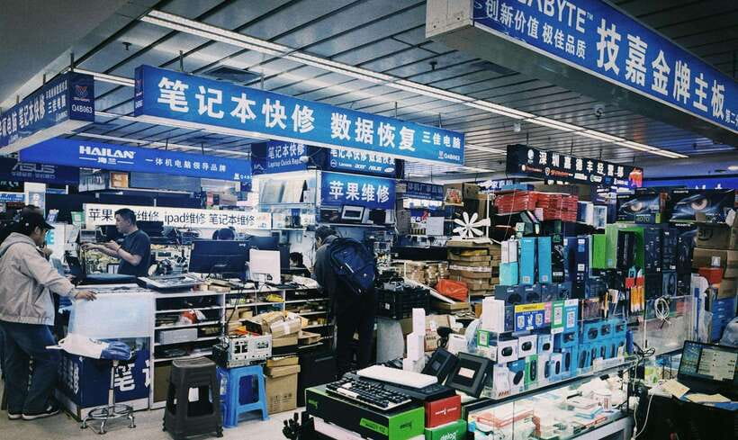 Huaqiangbei Insider Tour: Explore Shenzhen’s Tech Wonderland - Buying electronics without getting lost