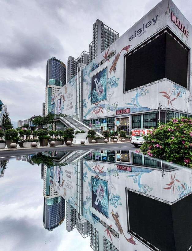 Huaqiangbei Insider Tour: Explore Shenzhen’s Tech Wonderland - Local snacks between market stops