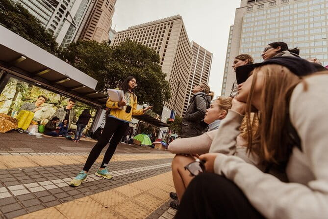 Introduction to Hong Kong: Central Tip Based Walking Tour - Statue Square: Banks, Power, and Feng Shui
