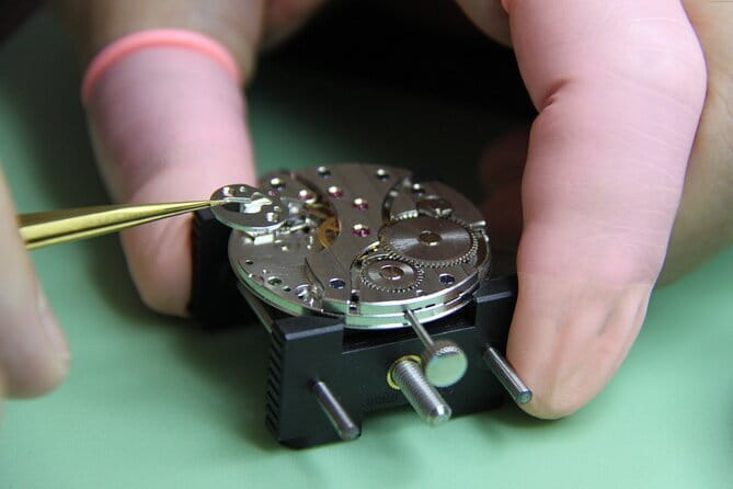 Introduction to Watchmaking - Taking a Swiss Movement Apart in Sheung Wan