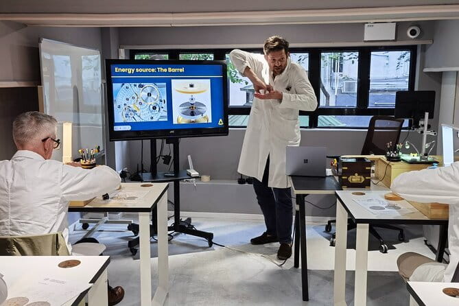 Introduction to Watchmaking - What Renaud Teaches at the Workbench