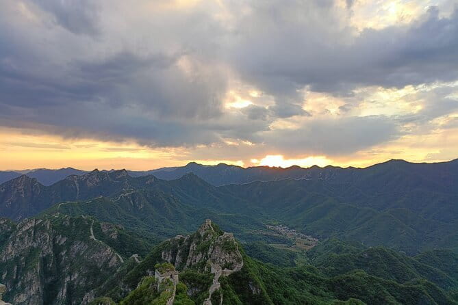 Jiankou Great Wall private guided day tour in English - Why Jiankou feels different from the usual Great Wall day