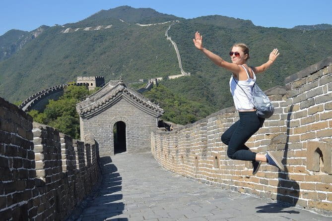Jiankou Great Wall private guided day tour in English - What the $190 price includes