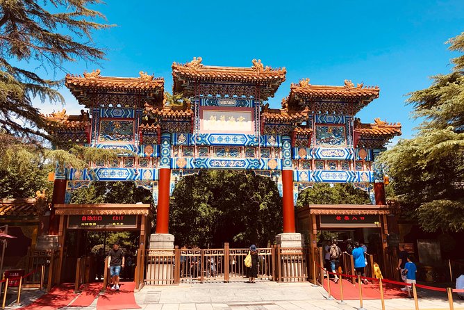 Lama Temple, Hutong and Silk & Pearl Market Private Day Tour - A five-minute stop for Beijing tea