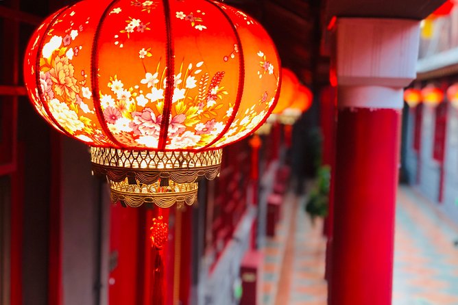 Lama Temple, Hutong and Silk & Pearl Market Private Day Tour - Starting at the 260-year-old Lama Temple