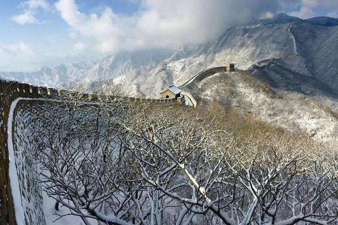 Layover Private Tour to Mutianyu Great Wall from Capital Airport ( PEK) - Reaching the wall by cable car or chairlift