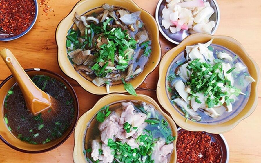 Leshan Buddha boat and food half day trip - Leshan food from noon until mid-afternoon