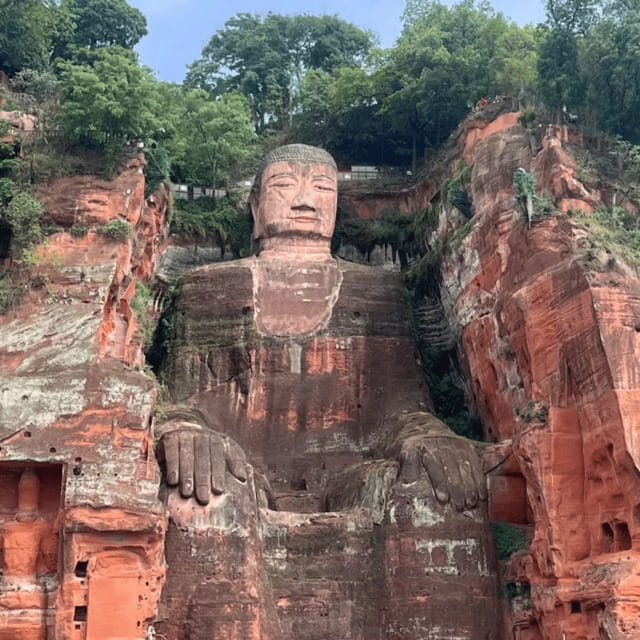 Leshan Giant Buddha Tour: Discover Ancient Stone Masterpiece - Two ways to see the giant statue