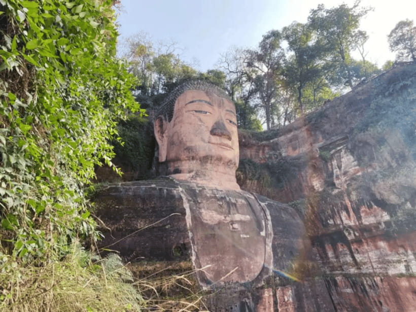 Leshan Giant Buddha Tour: Discover Ancient Stone Masterpiece - Getting there from Chengdu by private car