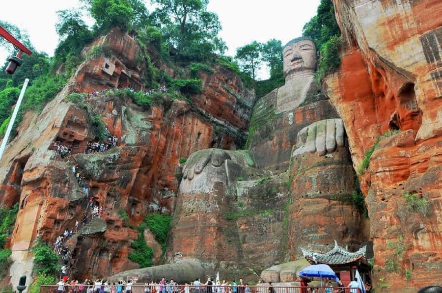 Leshan Grand Buddha Scenic Area and Panda Park Day Tour - The long road to Leshan