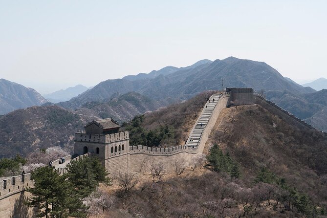 Licensed Private Taxi To MuTianYu Great Wall with Exclusive Gift - Arriving at the Mutianyu Entrance