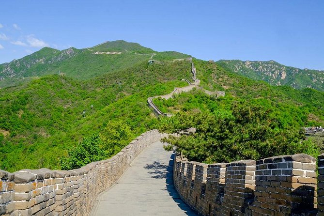 Licensed Private Taxi To MuTianYu Great Wall with Exclusive Gift - Who Will Like This Private Taxi