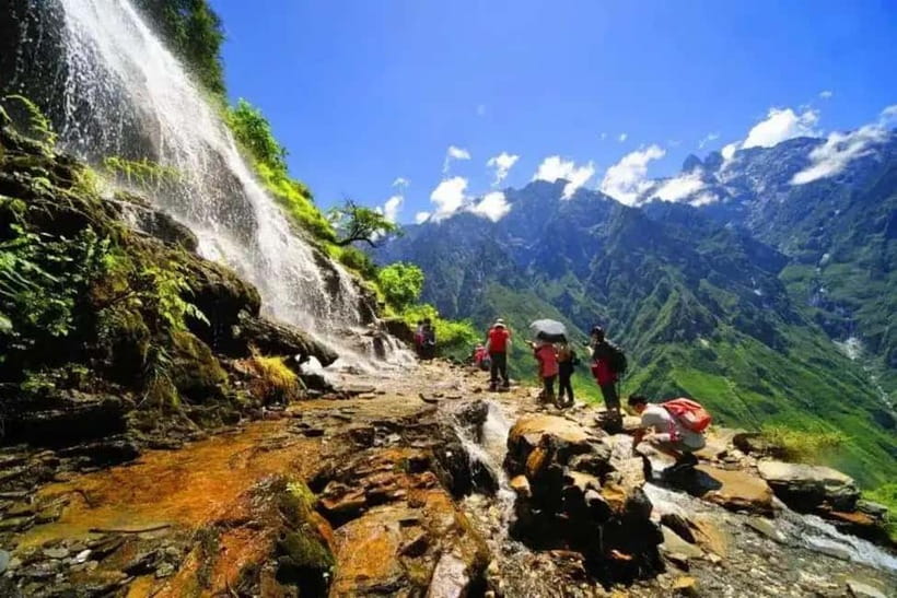 Lijiang to Shangri-La HuXiang Road Private Scenic Tour - Haba Snow Mountain and Baishui Terrace