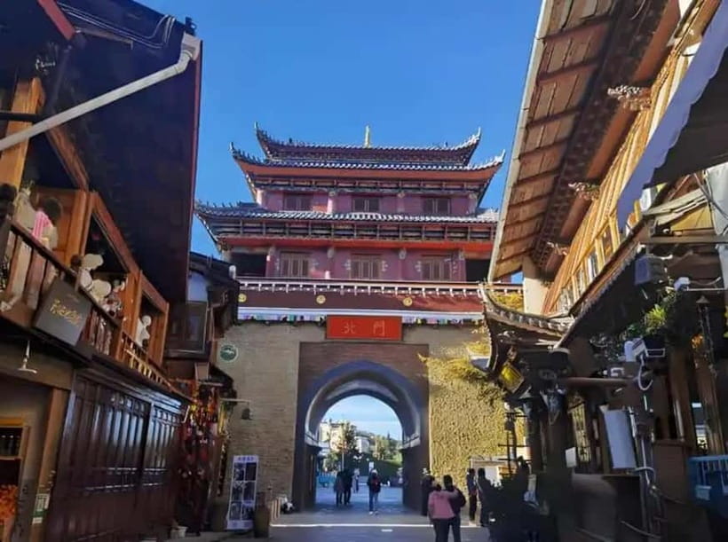 Lijiang to Shangri-La HuXiang Road Private Scenic Tour - Dukezong Ancient Town in Shangri-La