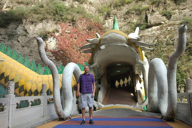 Longqingxia Gorge Cruise and Guyaju Cave Dwellings Private Day Tour - Lunch at a local home