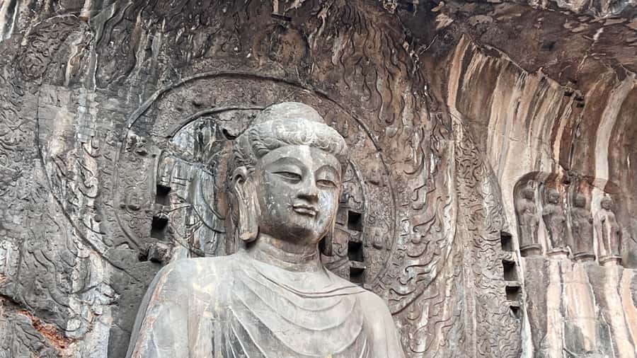 Luoyang: Day tour from Xian or LuoYang with tickets options - The Kung Fu show brings a different kind of energy