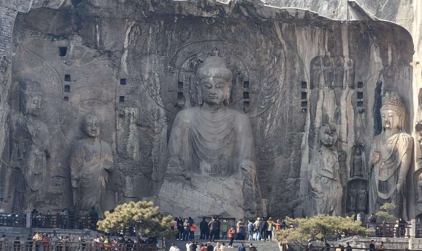 Luoyang: Longmen Grottoes Entry Ticket Only Option - Key points at a glance