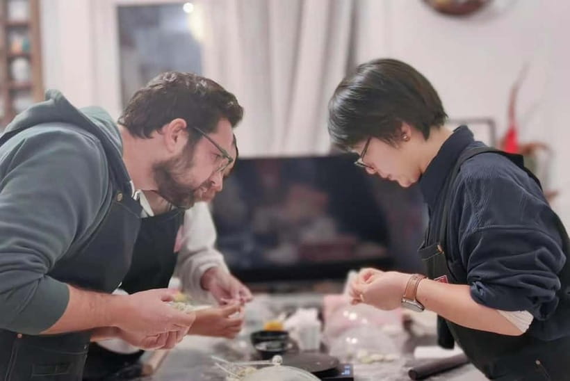 Make Soup Dumpling: Vegan or Pork in Shanghai Shikumen - Choosing between vegan and pork xiaolongbao