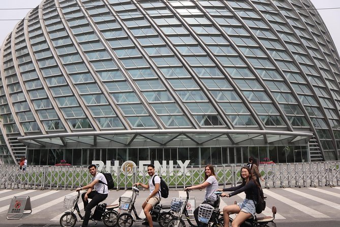Modern Beijing Discovery by Bike - Sanlitun SOHO and Beijing’s social side