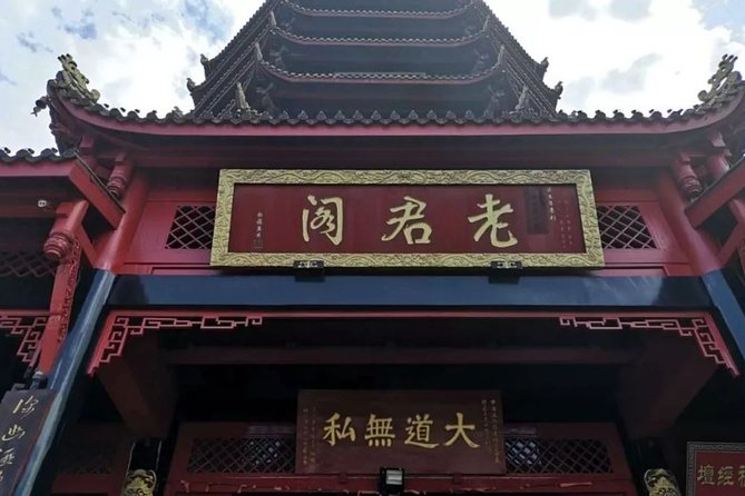 Mount Qingcheng and Dujiangyan Irrigation System Private Day Tour from Chengdu - Transport, timing, and the real effort involved