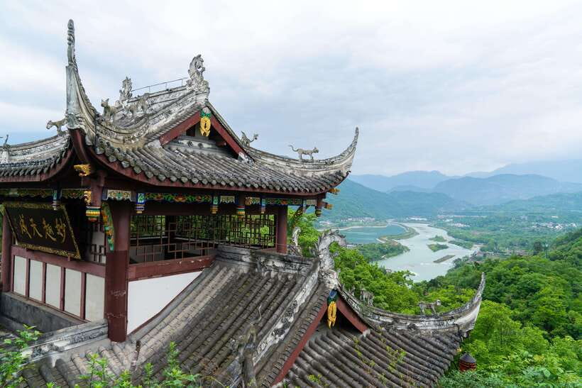 Mount Qingcheng Tour: Explore Serene and Sacred Taoist Site - Key points to know before you book