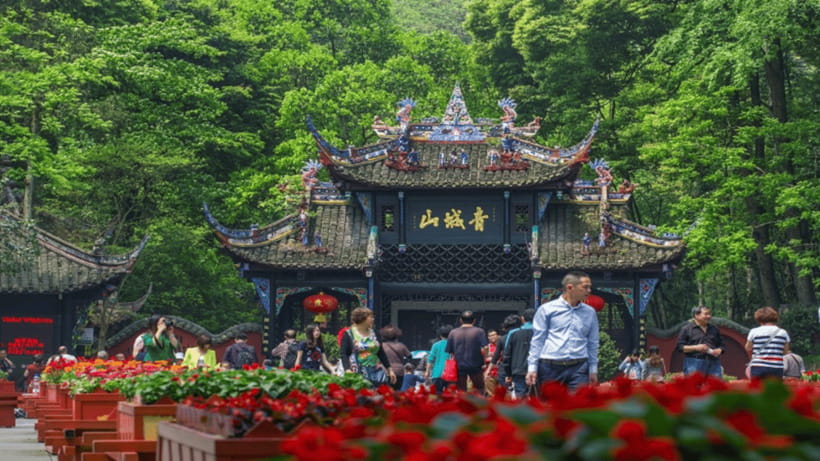 Mount Qingcheng Tour: Explore Serene and Sacred Taoist Site - Timing, opening hours, and seasonal planning