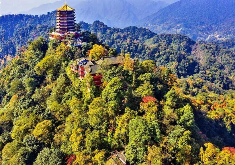 Mount Qingcheng Tour: Explore Serene and Sacred Taoist Site - What the $105 price means in practical terms