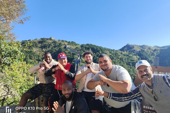 MuBus: Mutianyu Great Wall ENG/ESP/RUS Guided Bus Tour - Guide quality and the style of support
