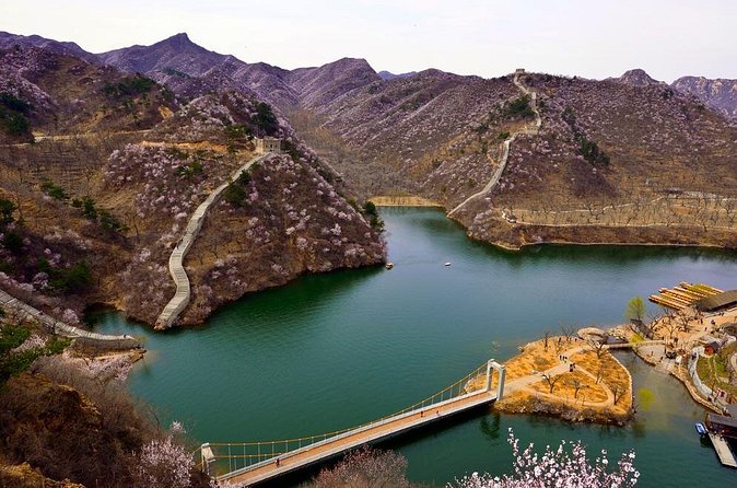 Mutianyu and Huanghuacheng Great Wall Private Tour with English Speaking Driver - Lunch between the two wall sections