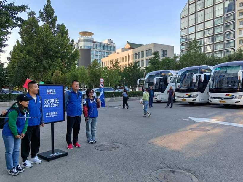 Mutianyu Great Wall Bus, Departure 8/9/10am, Return 3/4/5pm - The guides add value without taking over
