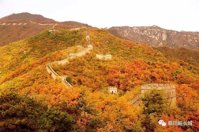 Mutianyu Great Wall Private Tour With an English Speaking Driver - Arriving at Mutianyu and handling the tickets
