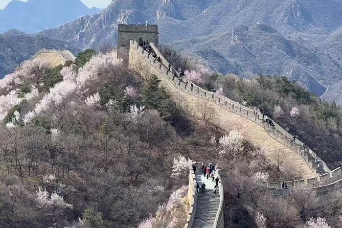 Mutianyu Great Wall Small Group Tour from Beijing with Guide - What the guide adds beyond a transfer