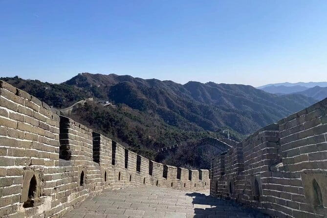 Mutianyu GreatWall BusTour - Arriving at Mutianyu and entering the wall