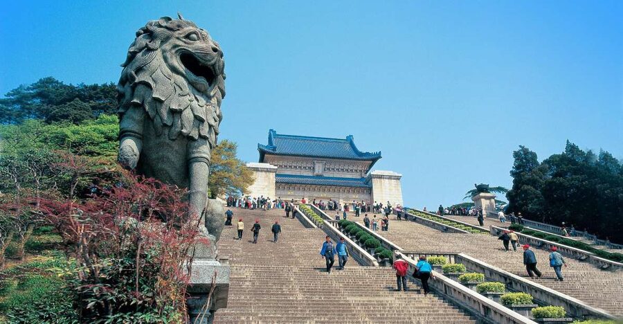 Nanjing:Must-See Attractions in One Day+Customized Itinerary - Sun Yat-Sen Mausoleum: a grand climb into modern history
