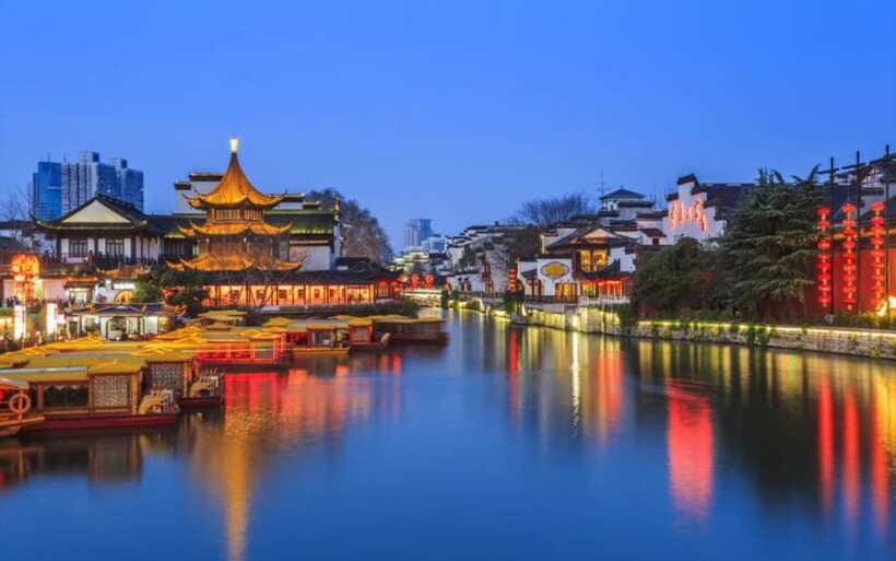 Nanjing: Night Cruise on Outer Qinhuai River for Adults - Practical advice for a smoother evening
