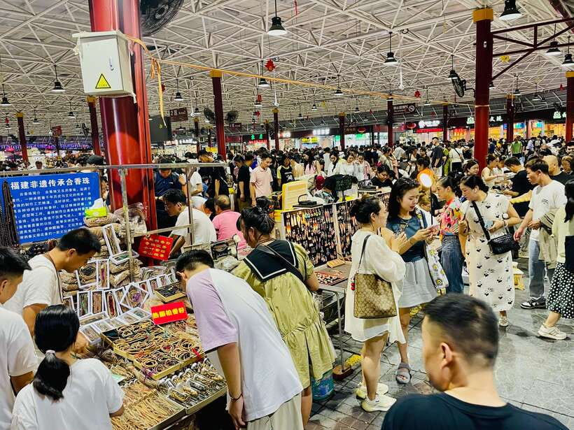 Night Market Haggling Adventure with an English Guide! - Key points to know before you go