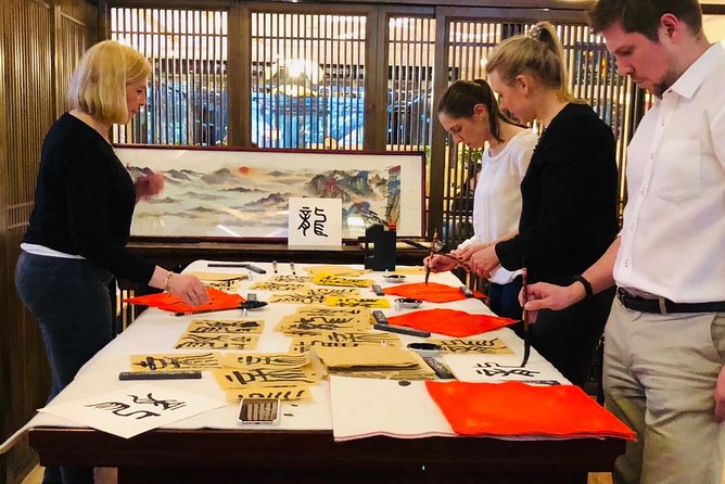 Noon Calligraphy Class - What happens during the calligraphy lesson