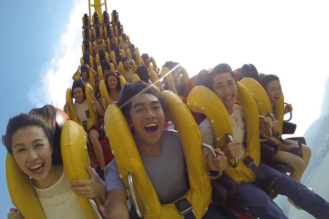 Ocean Park Full-Day Coach Tour with Hotel Pickup in Kowloon Area from Hong Kong - Amazon Rain Forest and the Raging River