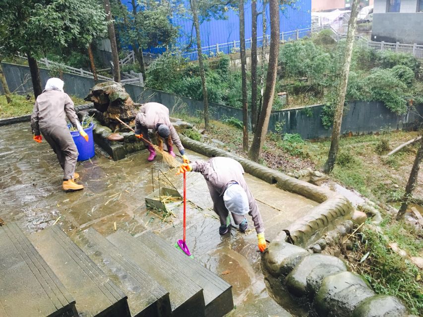 Panda Volunteer Project Day Trip(Wolong/Du Jiang Yan) - The early drive from Chengdu to Dujiangyan