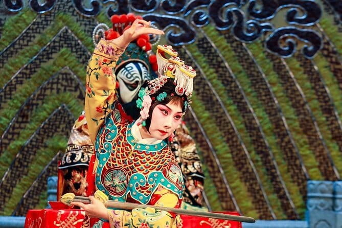 Peking Opera at Liyuan Theater Tickets - Face makeup gives you a glimpse behind the performance
