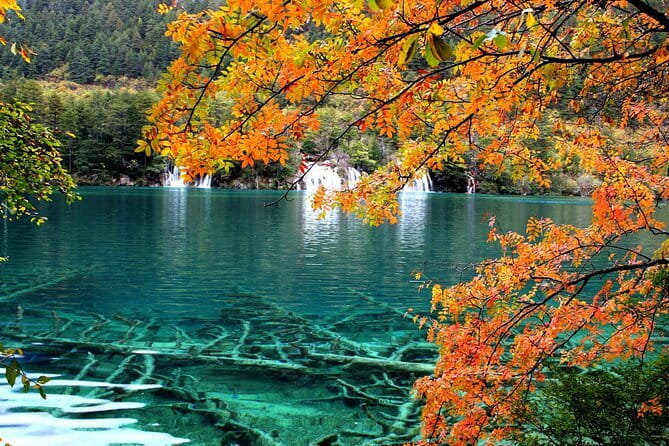 Private 2-Day Jiuzhaigou & Huanglong Tour by Train from Chengdu - Day one: Huanglong’s terraces, pools, and temple