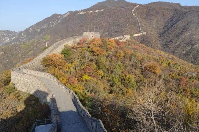Private Badaling Great Wall Night Tour with English Driver - Walking the illuminated ramparts