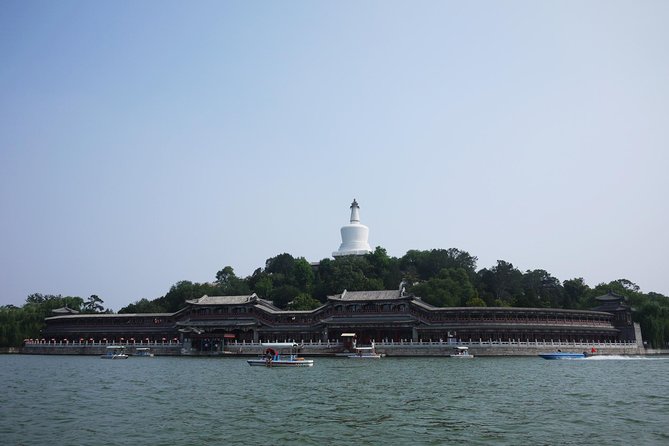 Private Beijing Jingshan Hill, Beihai, and Hutongs with Imperial Lunch/Dinner - What a private guide changes