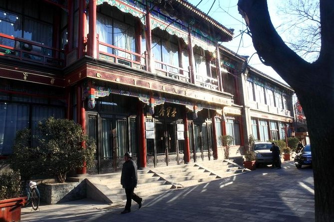 Private Beijing Markets Tour with Tea Tasting at Hongqiao Pearl Market - Lunch beneath the market, with the choice left to you
