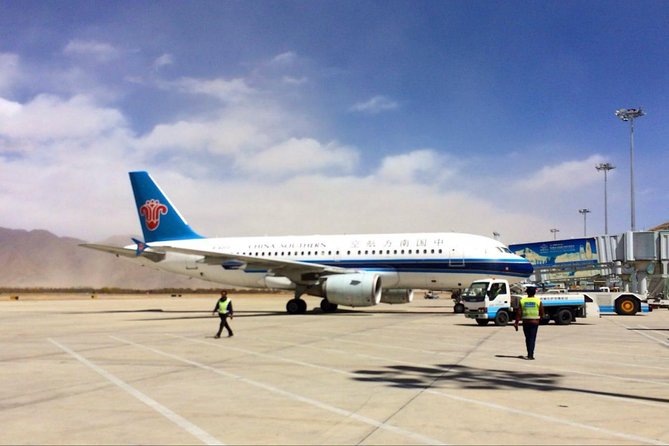 Private Beijing Round-Trip Airport Transfer to Hotel - What happens when the driver does not speak English