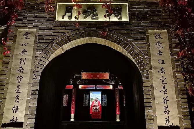 Private Beijing Transfer: Simatai Great Wall and Gubei Water Town - Who will enjoy this experience most?