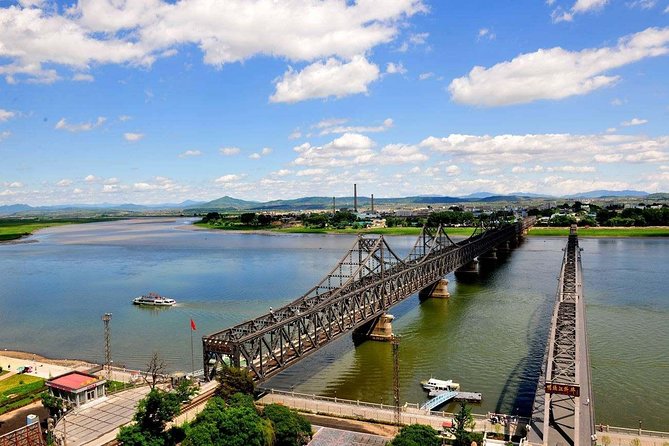 Private Dandong City Day Tour:Hushan Great Wall,Yalu River Broken Bridge,Border - What the private format adds to a $400 price