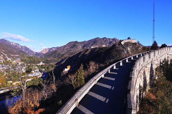 Private Day Tour of Juyongguan Great Wall and Sacred Way from Beijing - Lunch at a local Chinese restaurant