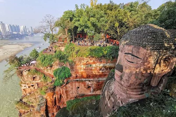 Private Day Tour to Leshan Grand Buddha from Chengdu - Boat or stairs: choosing your best Buddha view