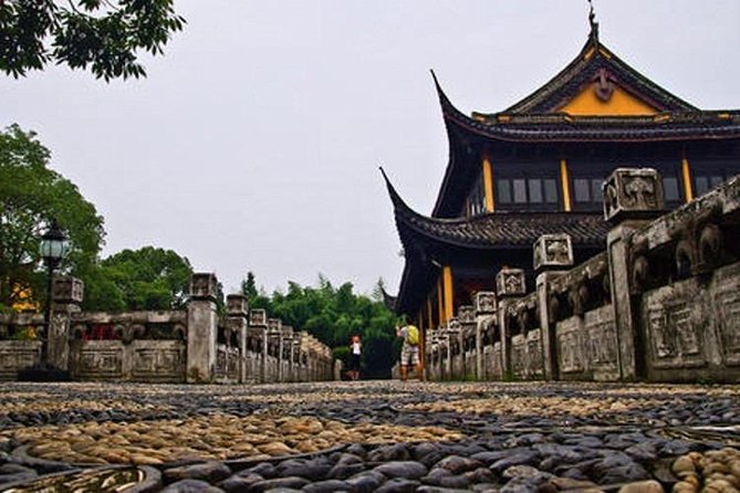 Private Flexible Suzhou City Tour with Tongli or Zhouzhuang Water Town Options - What the private guide adds
